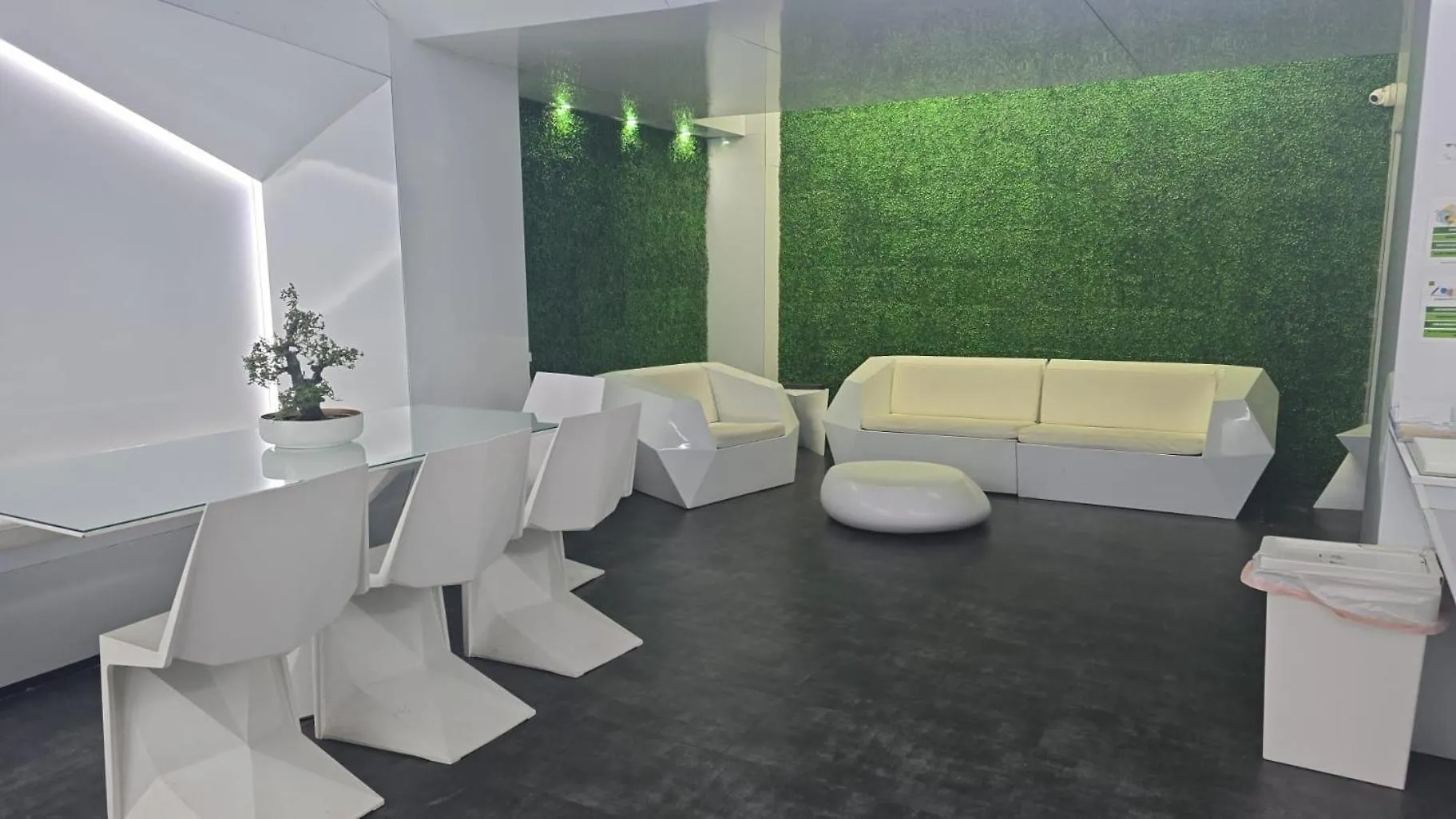 Optimi Rooms Bilbao 0*,